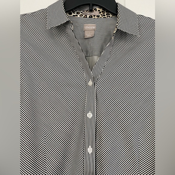 Chico’s No Iron White shirt,Pinstriped Blak, collared, Button Front, Preppy Sz 1 - Picture 4 of 6